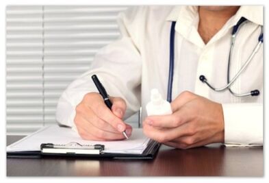 O médico prescribe a droga